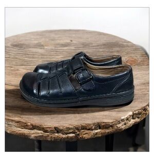 Birkenstock Madeira Black Leather
MaryJane Sandal Shoe Size
8 EUC 🖤